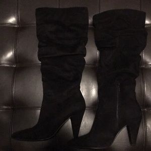 Suede boots
